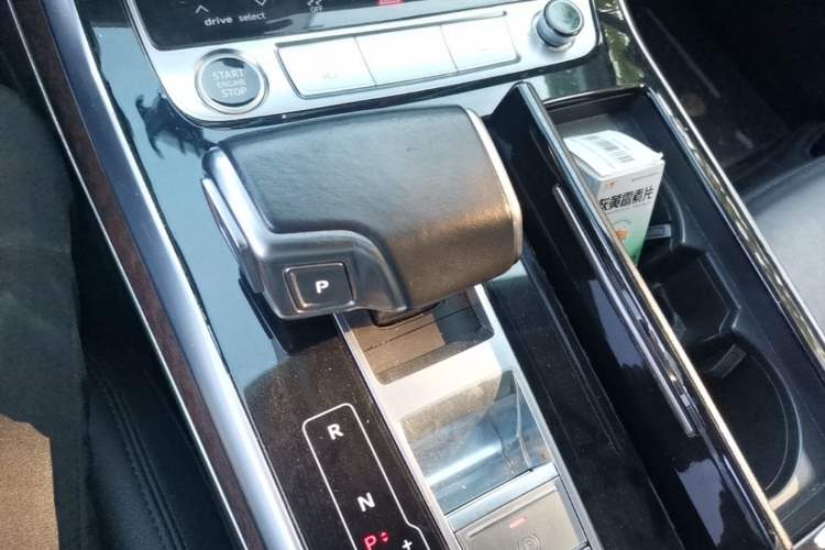 Used Audi Q7 2021 45 TFSI quattro S line Sport model Gear Lever
