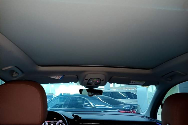 Used Audi Q7 2021 45 TFSI quattro S line Sport model Headliner