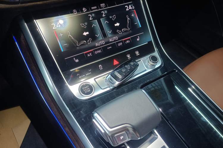 Used Audi Q7 2021 45 TFSI quattro S line Sport model Interior 1