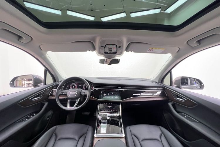 Used Audi Q7 2021 55 TFSI quattro S line Sport model Interior 1