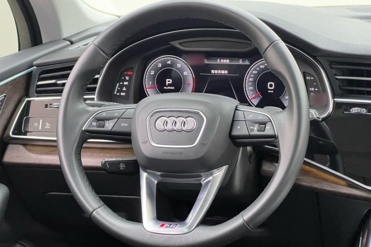 Used Audi Q7 2021 55 TFSI quattro S line Sport model Interior 12