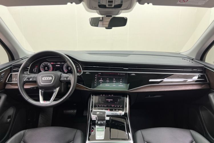 Used Audi Q7 2021 55 TFSI quattro S line Sport model Interior 13