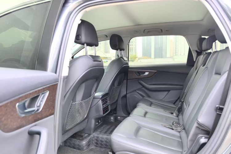 Used Audi Q7 2021 55 TFSI quattro S line Sport model Interior 3