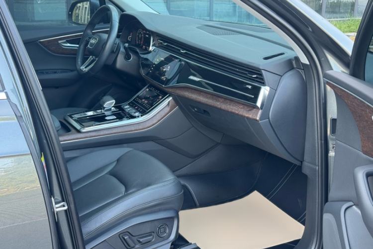 Used Audi Q7 2021 55 TFSI quattro S line Sport model Interior 7