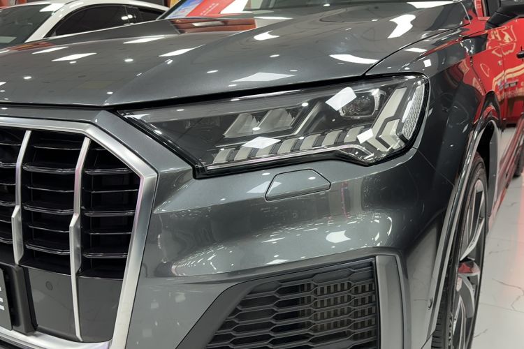 Used Audi Q7 2021 55 TFSI quattro S line Sport model Left Front Headlight