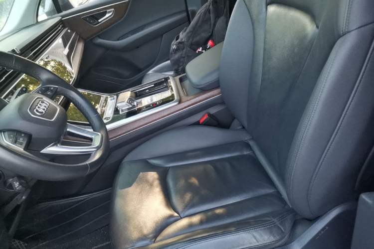 Used Audi Q7 2021 45 TFSI quattro S line Sport model Left Front Seat