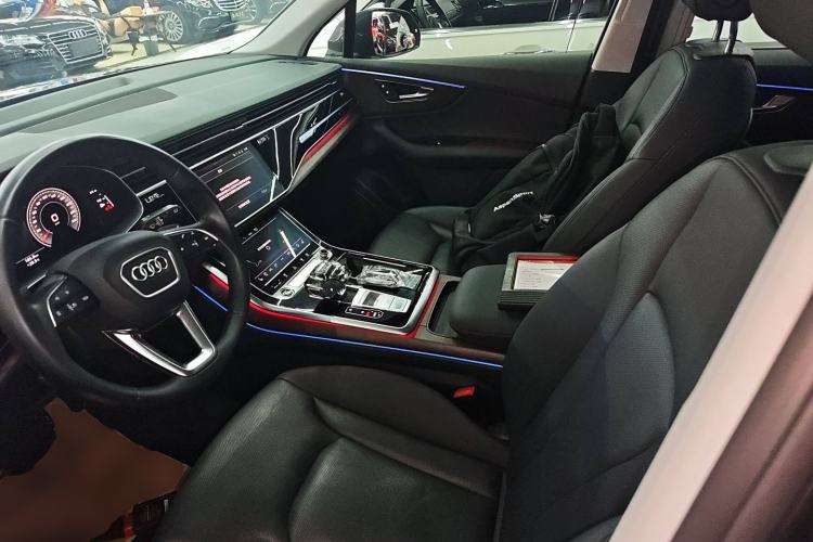 Used Audi Q7 2021 55 TFSI quattro S line Sport model Left Front Seat