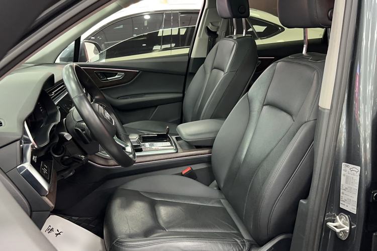 Used Audi Q7 2021 55 TFSI quattro S line Sport model Left Front Seat