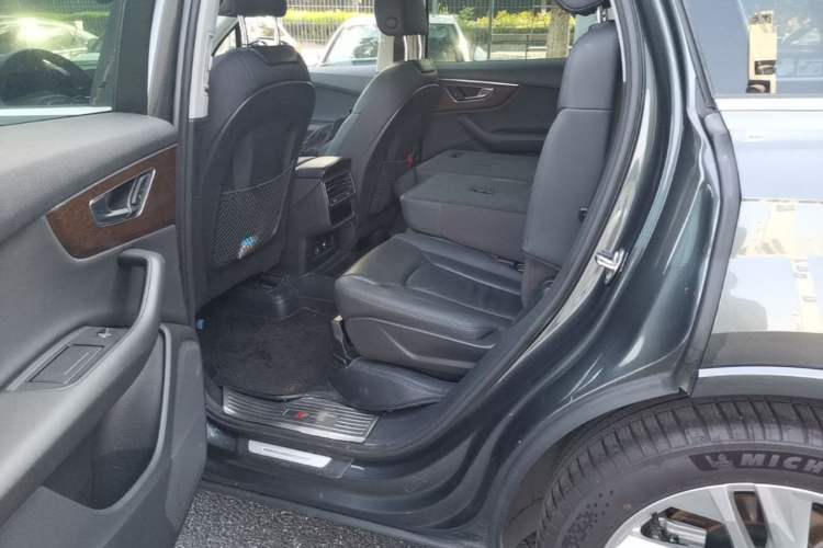 Used Audi Q7 2021 45 TFSI quattro S line Sport model Left Rear Seat