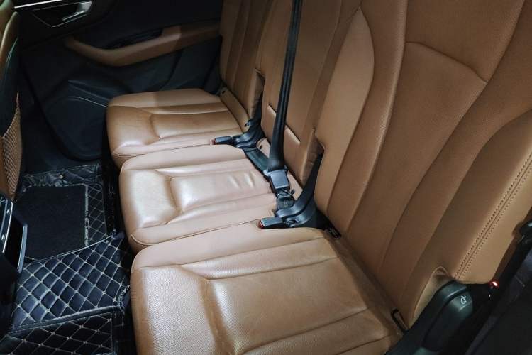 Used Audi Q7 2021 55 TFSI quattro S line Sport model Left Rear Seat
