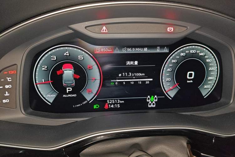 Used Audi Q7 2021 55 TFSI quattro S line Sport model Odometer Close Up
