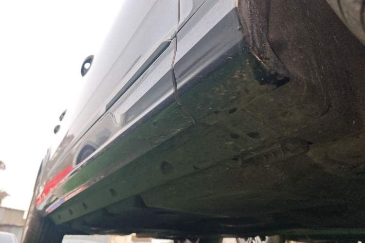 Used Audi Q7 2021 45 TFSI quattro S line Sport model Right Side Sill