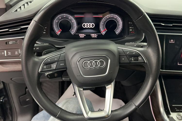 Used Audi Q7 2021 55 TFSI quattro S line Sport model Steering Wheel