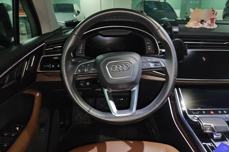 Used Audi Q7 2021 55 TFSI quattro S line Sport model Steering Wheel