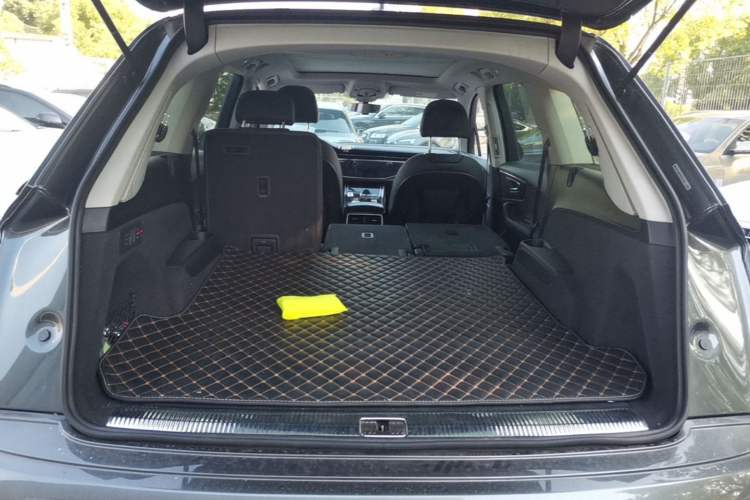 Used Audi Q7 2021 45 TFSI quattro S line Sport model Trunk