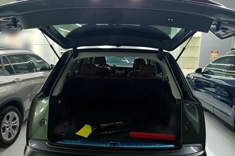 Used Audi Q7 2021 45 TFSI quattro S line Sport model Trunk