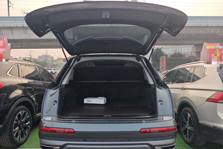 Used Audi Q7 2021 45 TFSI quattro S line Sport model Trunk