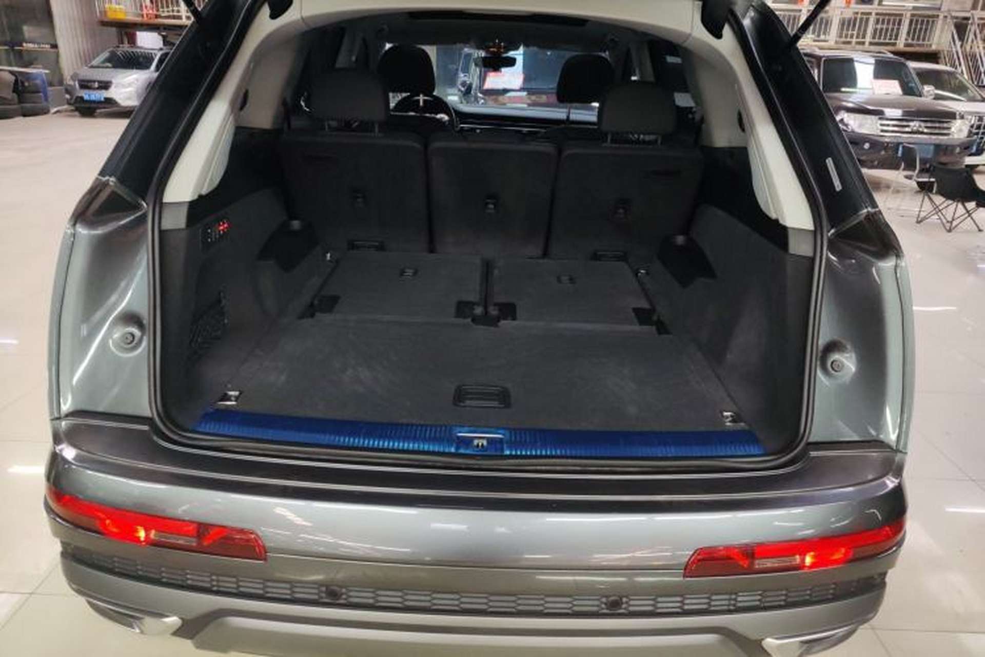 Used Audi Q7 2021 55 TFSI quattro S line Sport model Trunk