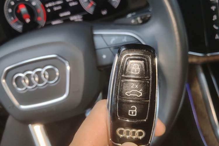 Used Audi Q7 2021 55 TFSI quattro S line Prestige Edition Vehicle Key