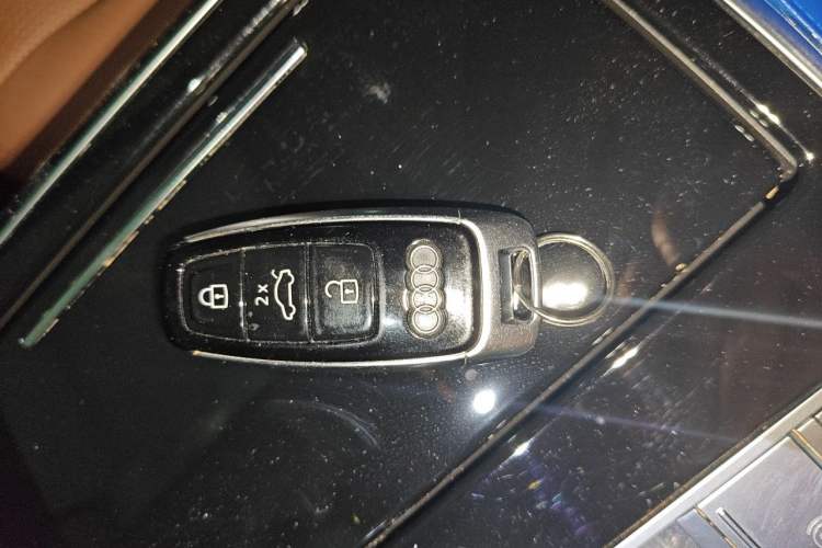 Used Audi Q7 2021 55 TFSI quattro S line Sport model Vehicle Key