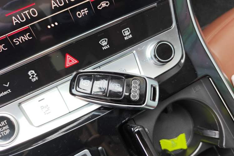 Used Audi Q7 2021 45 TFSI quattro S line Sport model Vehicle Key