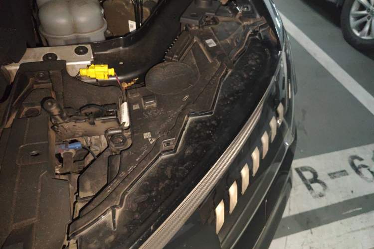 Used Audi Q7 2021 45 TFSI quattro S line Sport model Engine Bay Left