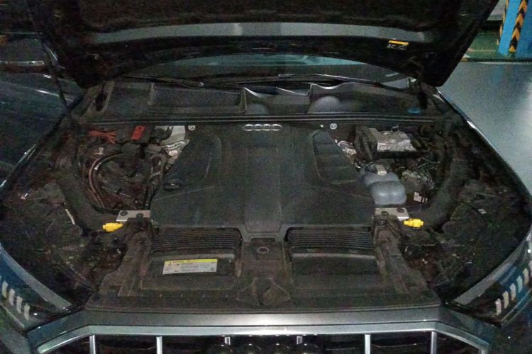 Used Audi Q7 2021 45 TFSI quattro S line Sport model Engine Bay