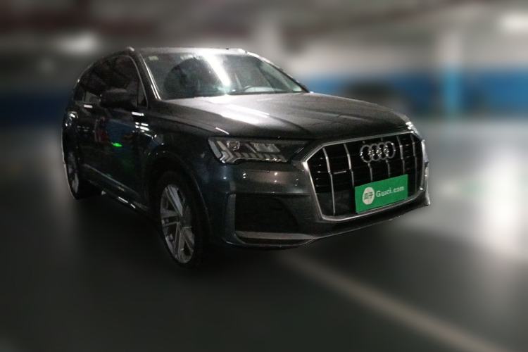 Used Audi Q7 2021 45 TFSI quattro S line Sport model Front Right 45 Deg