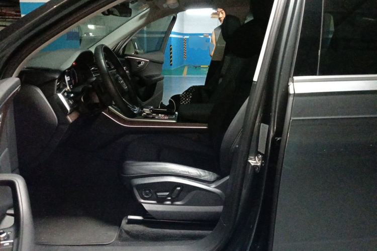 Used Audi Q7 2021 45 TFSI quattro S line Sport model Left Front Seat