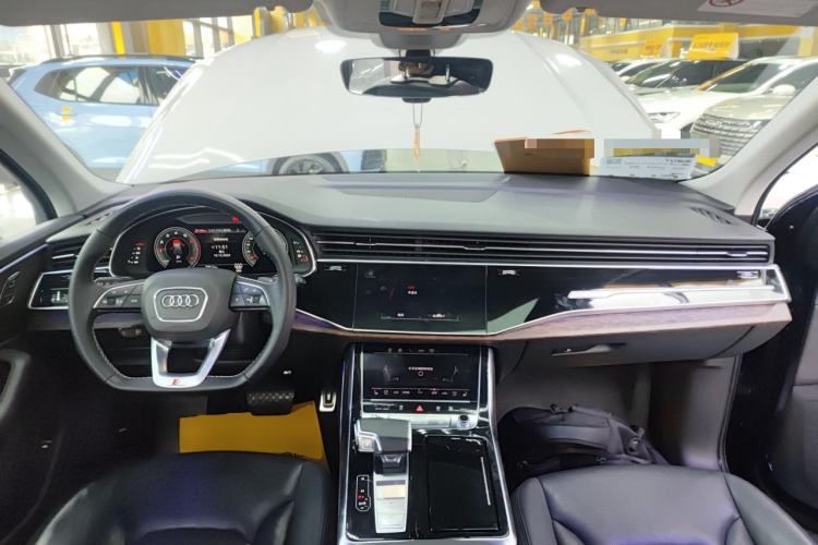 Used Audi Q7 2021 55 TFSI quattro S line Sport model Interior 2