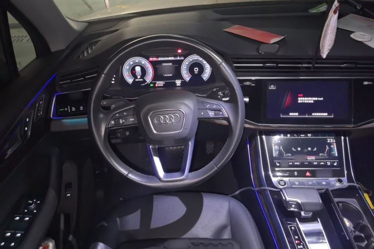 Used Audi Q7 2021 55 TFSI quattro S line Sport model Steering Wheel