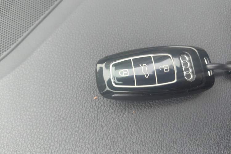 Used Audi Q7 2021 55 TFSI quattro S line Sport model Vehicle Key