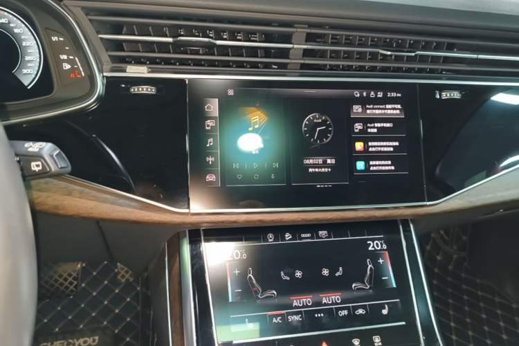 Used Audi Q7 2021 45 TFSI quattro S line Sport model Audio And AC Panel
