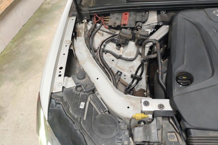 Used Audi Q7 2021 45 TFSI quattro S line Sport model Engine Bay Right
