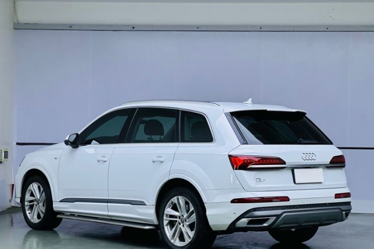 Used Audi Q7 2021 45 TFSI quattro S line Sport model Exterior 2