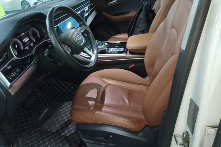 Used Audi Q7 2021 45 TFSI quattro S line Sport model Left Front Seat