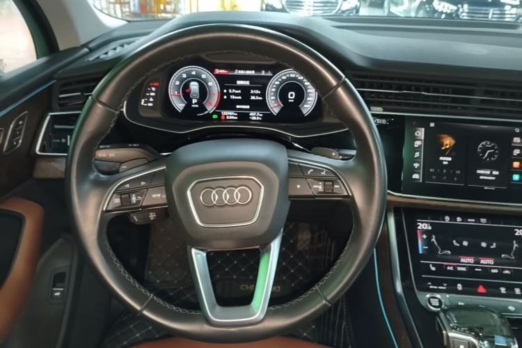 Used Audi Q7 2021 45 TFSI quattro S line Sport model Steering Wheel