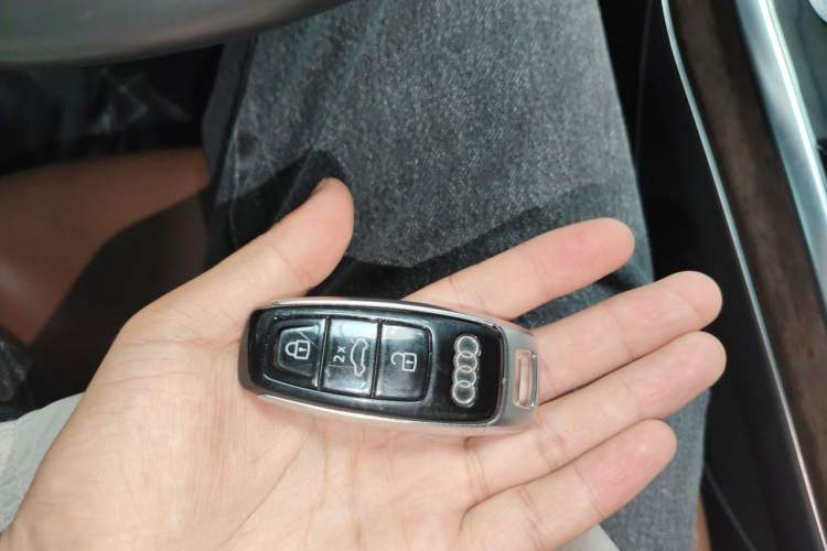 Used Audi Q7 2021 45 TFSI quattro S line Sport model Vehicle Key