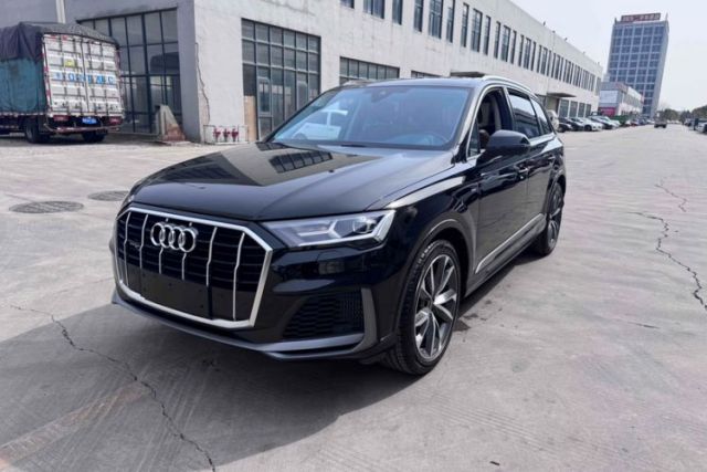 Used Audi Q7 2022 55 TFSI quattro S line Sport model