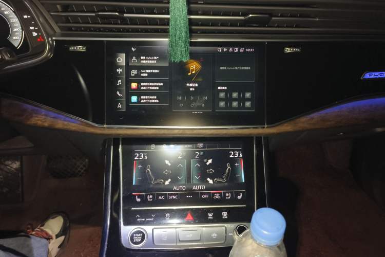 Used Audi Q7 2022 55 TFSI quattro S line Sport model Audio And AC Panel
