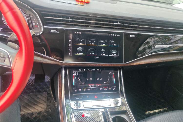 Used Audi Q7 2022 55 TFSI quattro S line Sport model Audio And AC Panel