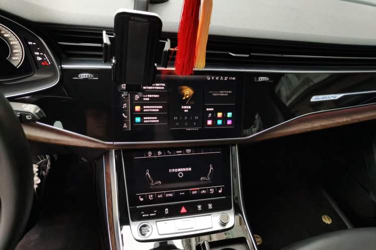 Used Audi Q7 2022 55 TFSI quattro S line Sport model Audio And AC Panel