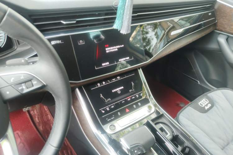 Used Audi Q7 2022 55 TFSI quattro S line Sport model Audio And AC Panel