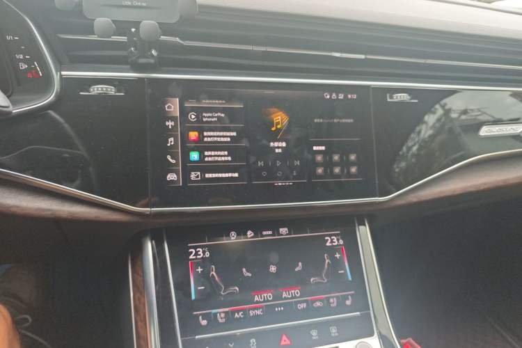 Used Audi Q7 2022 45 TFSI quattro S line Sport Edition Audio And AC Panel