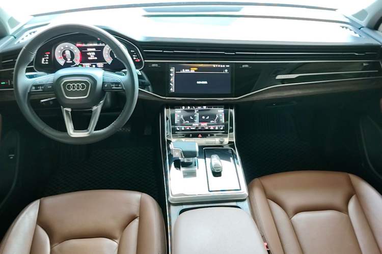 Used Audi Q7 2022 55 TFSI quattro S line Sport model Center Console