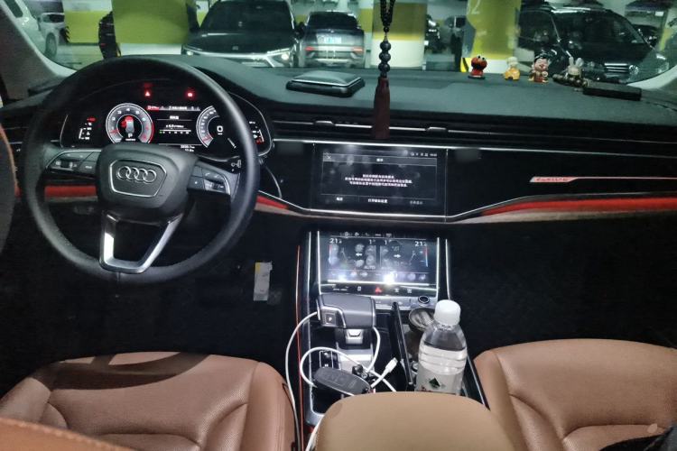 Used Audi Q7 2022 55 TFSI quattro S line Sport model Center Console