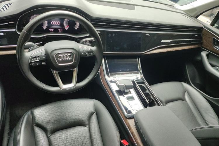 Used Audi Q7 2022 55 TFSI quattro S line Sport model Center Console