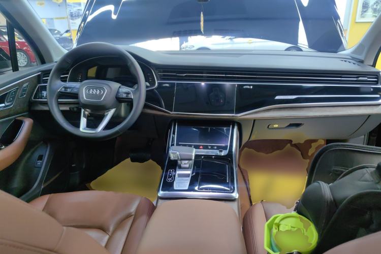 Used Audi Q7 2022 55 TFSI quattro S line Sport model Center Console