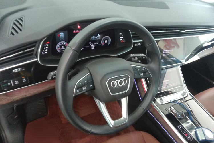 Used Audi Q7 2022 55 TFSI quattro S line Sport model Center Console