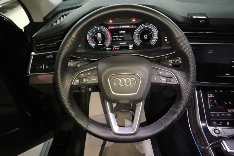 Used Audi Q7 2022 55 TFSI quattro S line Sport model Center Console